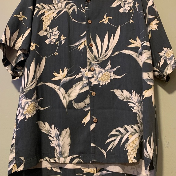 Tommy Bahama LG Men's Floral Navy Shirt 100% Silk Button Up Loose, Relaxed Fit - Picture 10 of 11